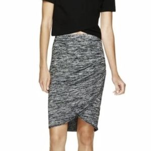 Aritzia Wilfred free Tyra pencil skirt